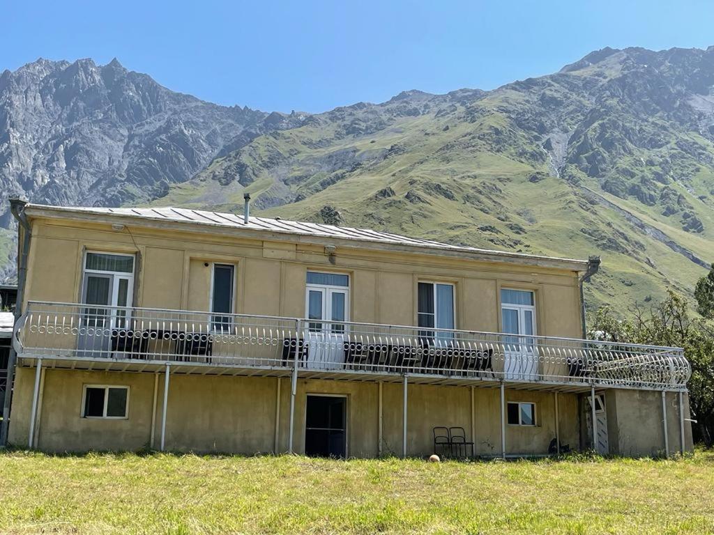 Family Hotel 7 Sisters Stepantsminda Exterior photo
